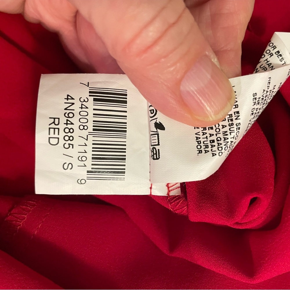 Karen Kane - rich red 100% polyester blouse v neck long sleeve - Picture 6 of 7